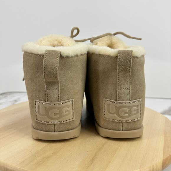 NEW UGG Size 6 Pumped Faux Fur Trim Mustard Seed Platform Suede Bootie Shoes - Picture 8 of 9